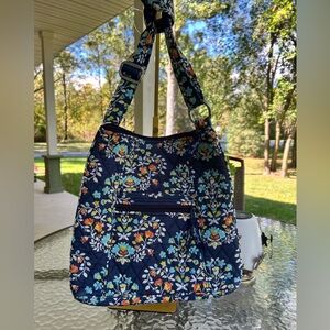 NWOT- Vintage 00’s retired VERA BRADLEY-“Blue Flowers” crossbody bag
